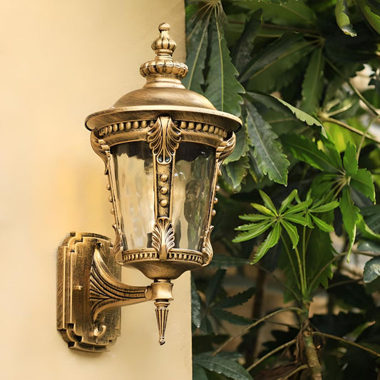 Heritage Style Outdoor Lamp