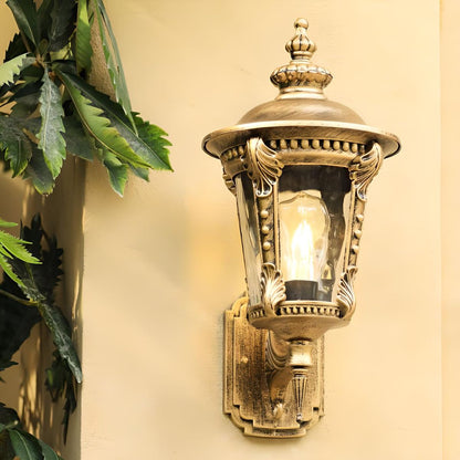 Heritage Style Outdoor Lamp
