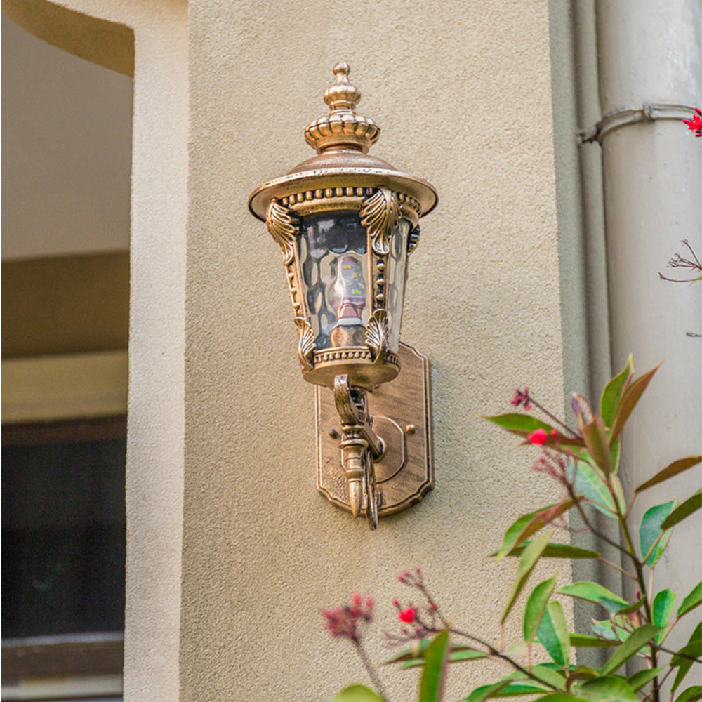Heritage Style Outdoor Lamp
