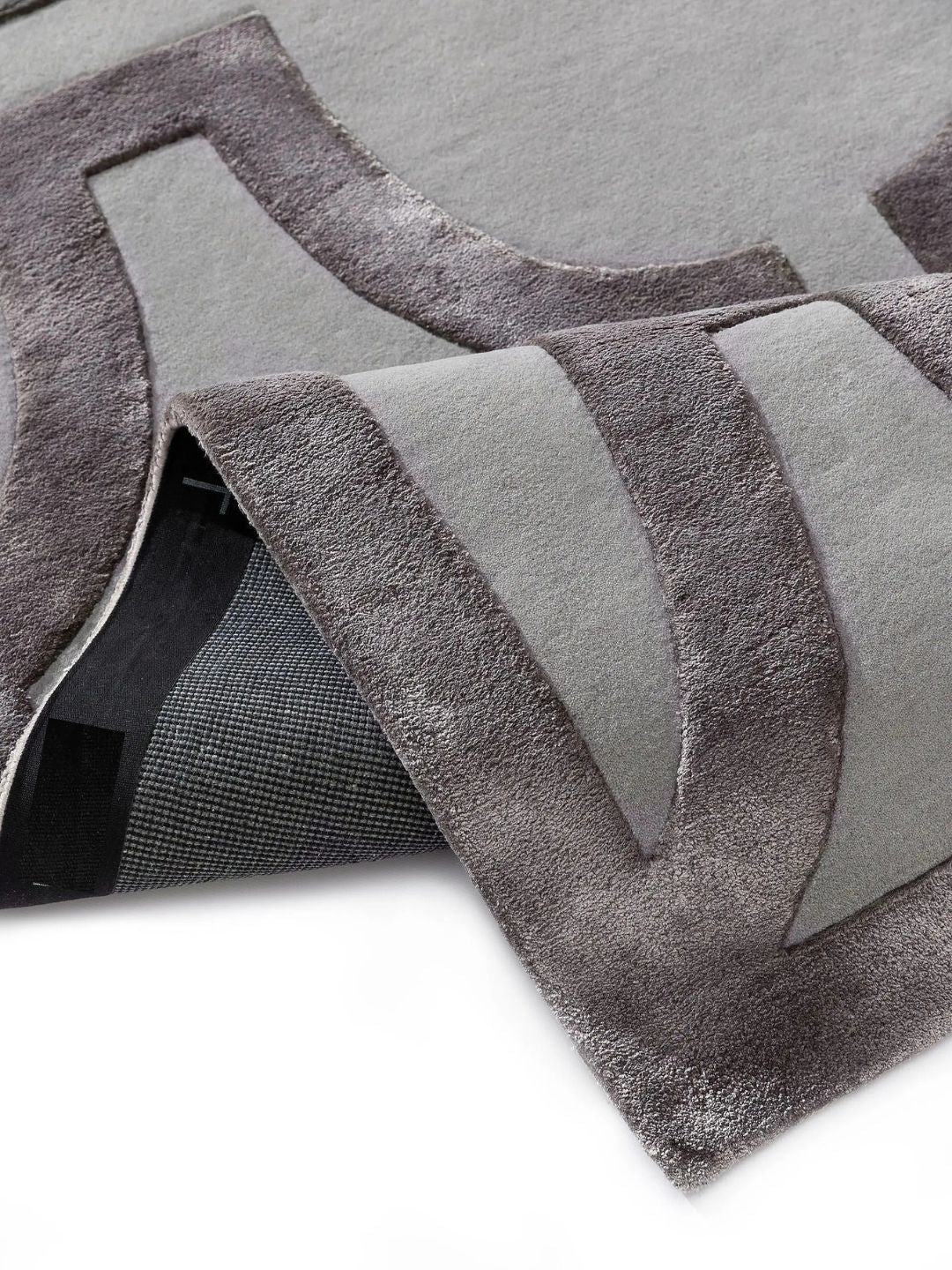 Cream wool rug living room design