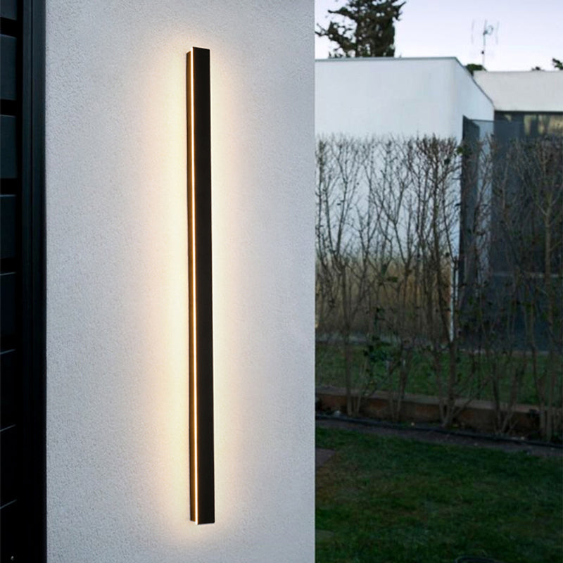 Waterproof LED outdoor wall light