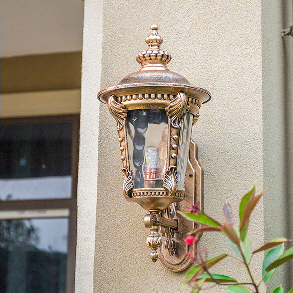 Heritage Style Outdoor Lamp