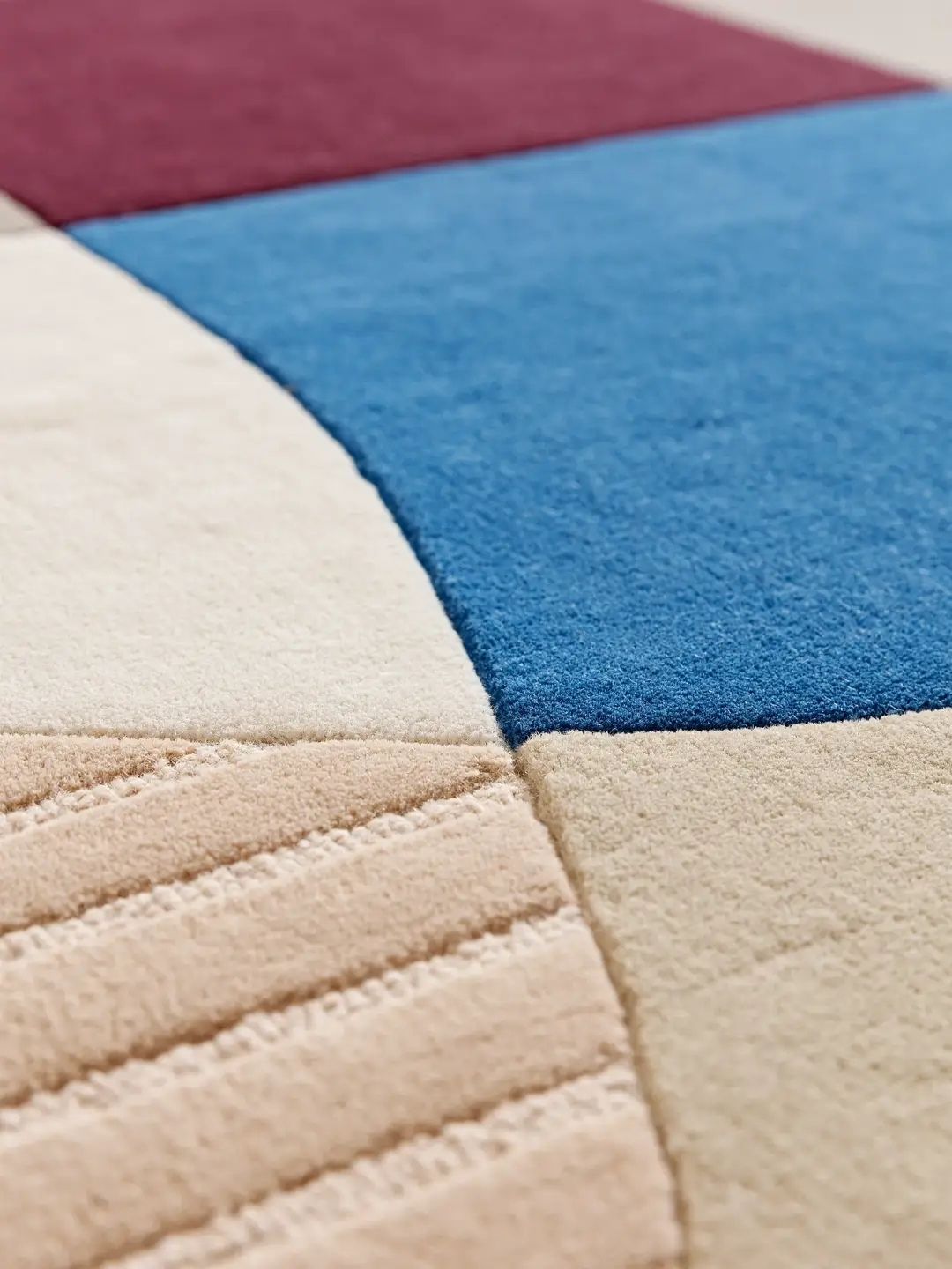 Modern wool rug multicolor design