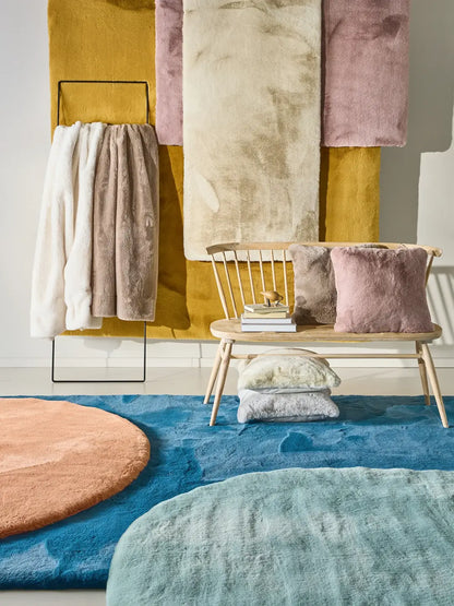 Washable faux fur rug