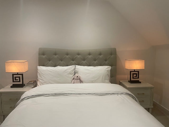 Nostalgic Glow Table Lamp