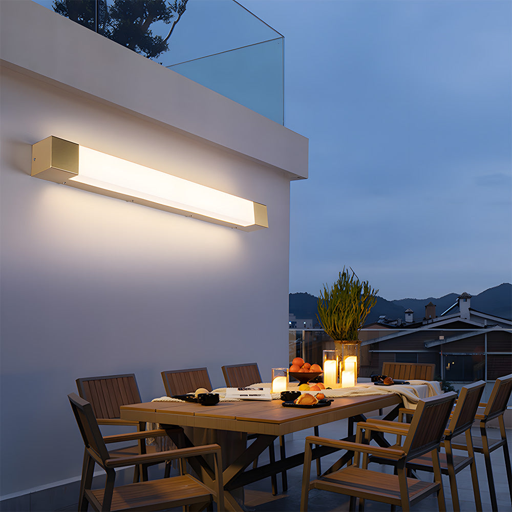 Modern Waterproof Outdoor Wall Lamp