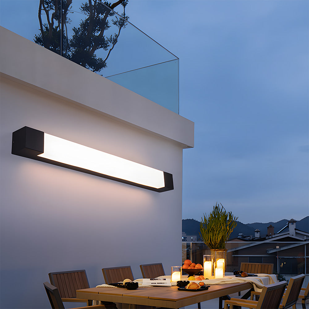 Modern Waterproof Outdoor Wall Lamp