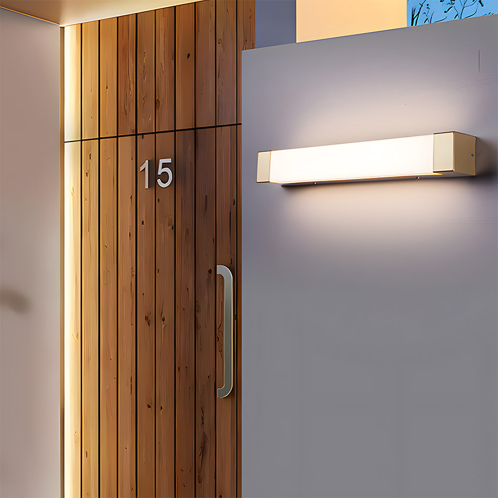 Modern Waterproof Outdoor Wall Lamp