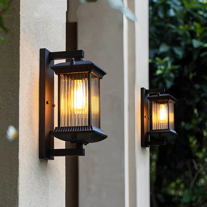 Classic outdoor wall light, lantern style