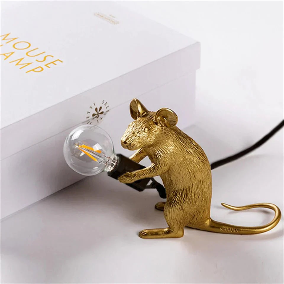 The Curious Explorer – A Playful Mouse Lamp