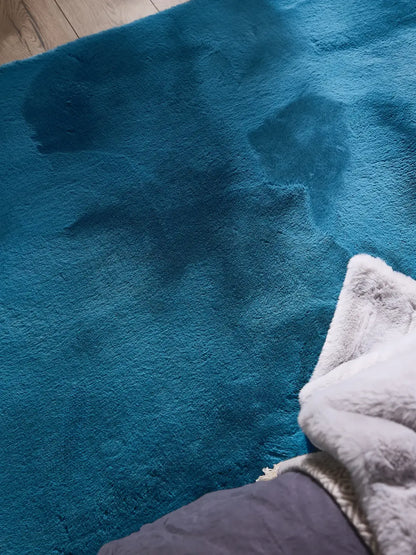 Washable faux fur rug