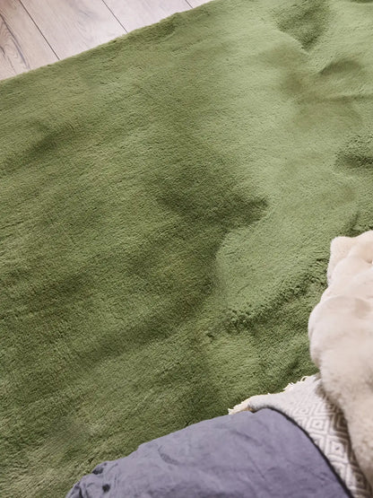 Washable faux fur rug