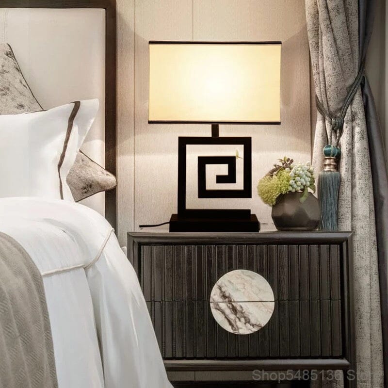 Nostalgic Glow Table Lamp