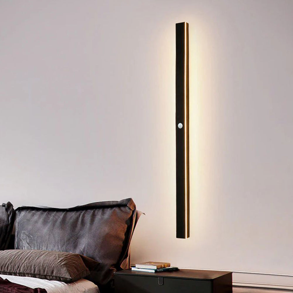 Veldrin Minimalist Slim Black Metal Outdoor Wall Light