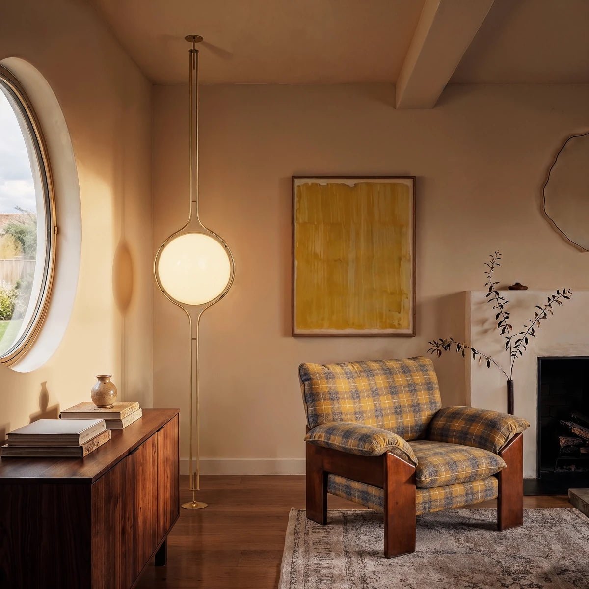Pelvaro Mid-Century Metal Floor-to-Ceiling Lamp