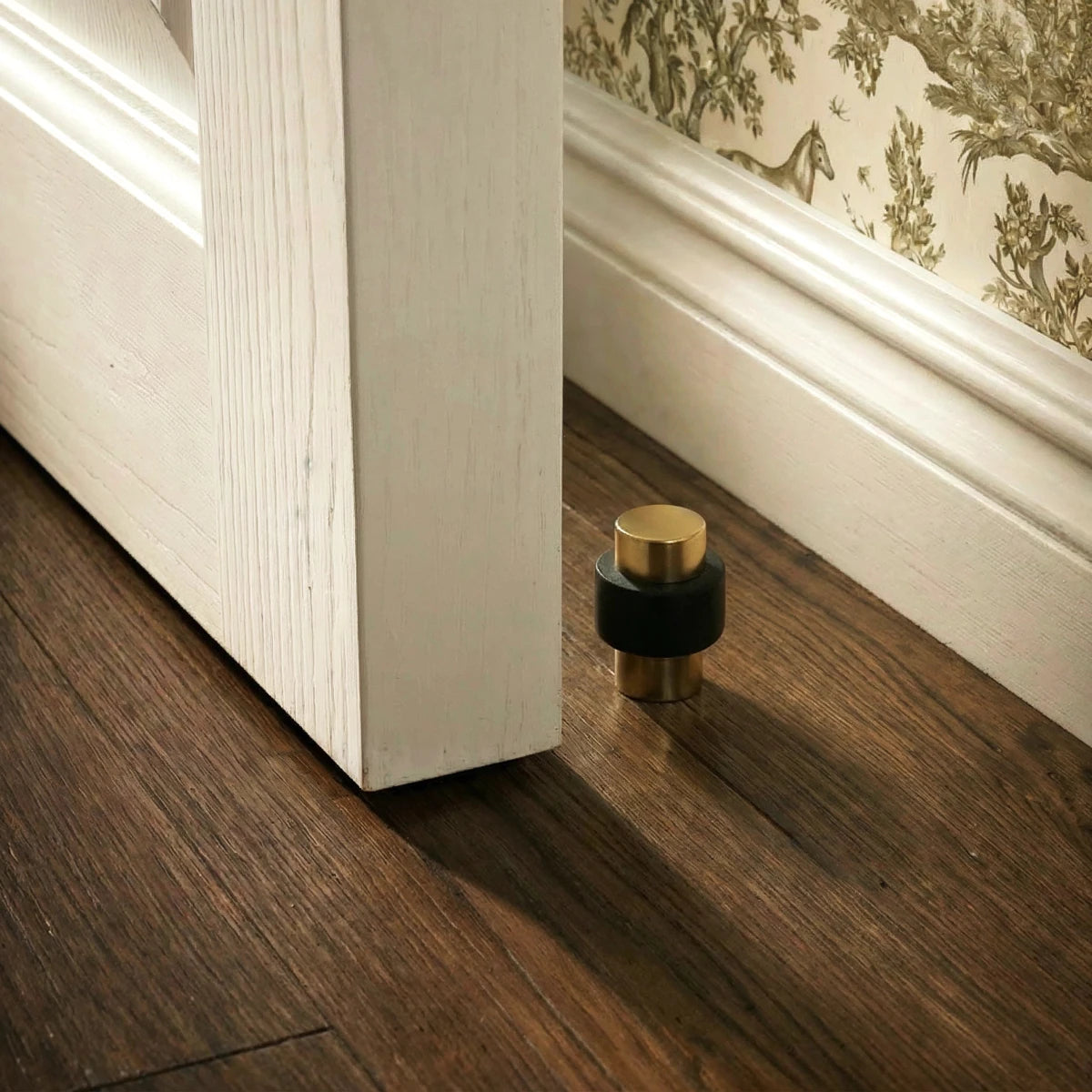 Nelvora Minimalist Brass Floor Door Stop
