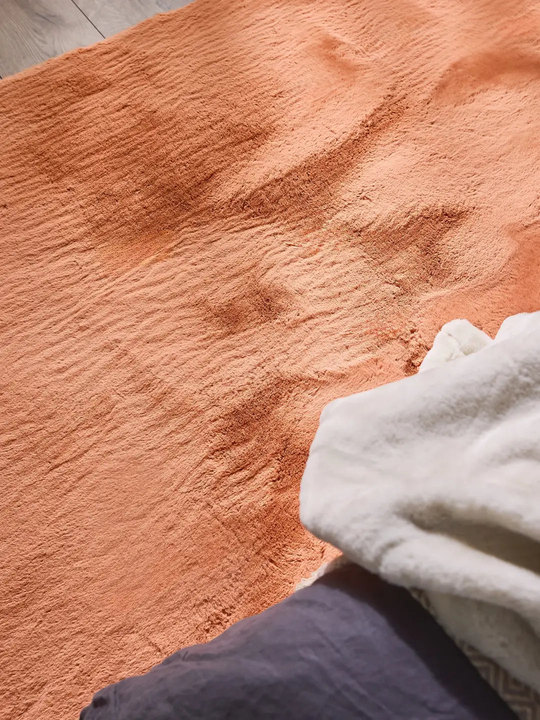 Washable faux fur rug