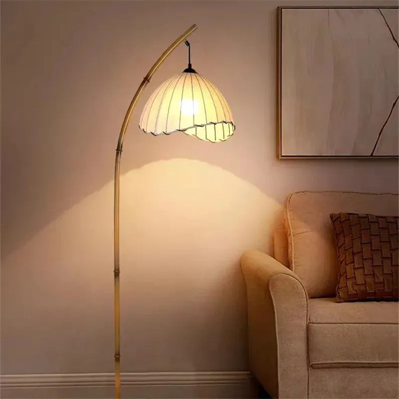 Vintage Bambus-Stehlampe – Retro-Design mit warmem Licht-Aster Selection