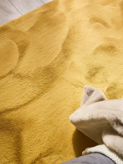 Washable faux fur rug